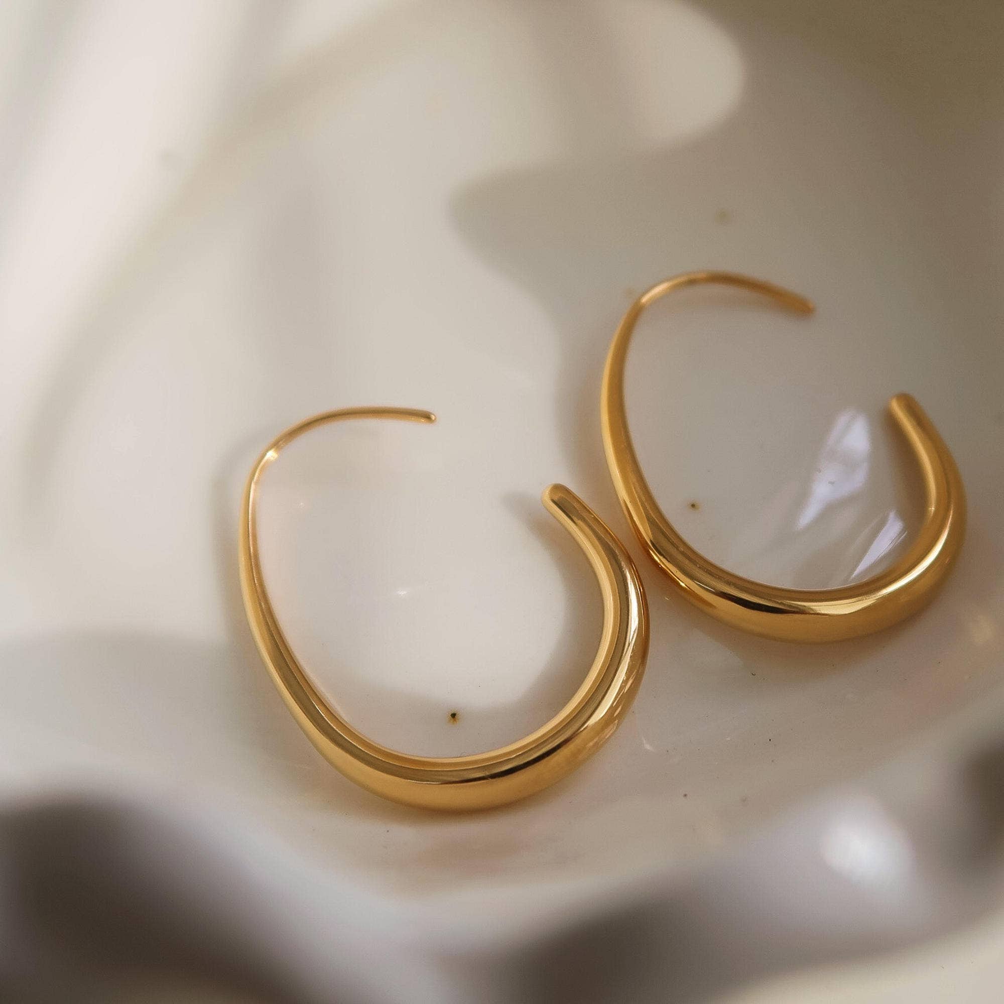 Cyril Minimalist Open Hoop Earrings | 18K Gold