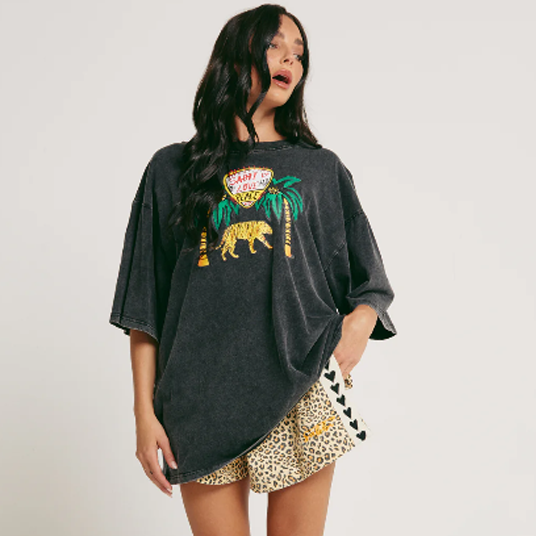 Very Oversized Elephant Safari Tee | Black