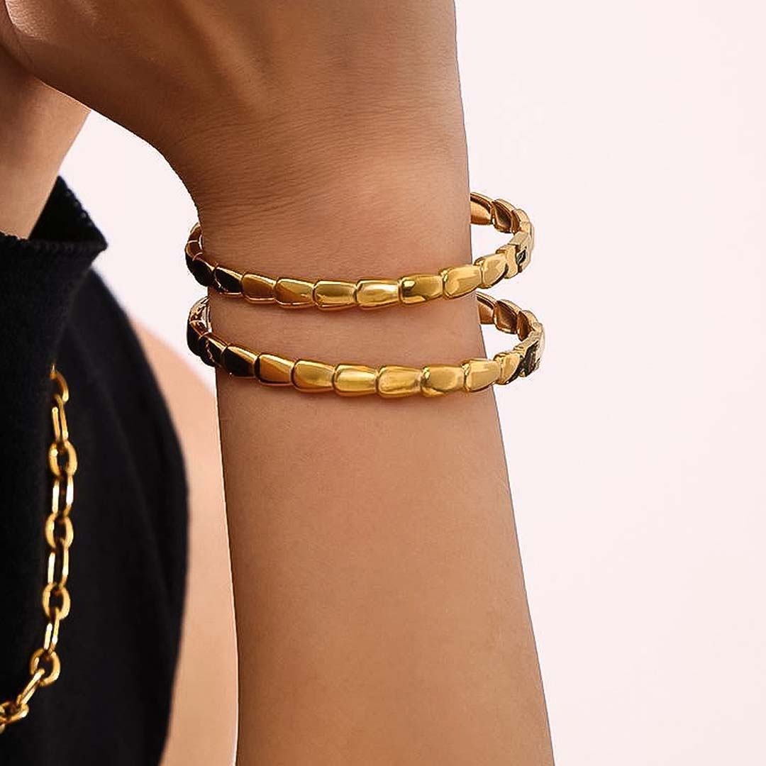 Brae Thin Serpent Bangle | Gold