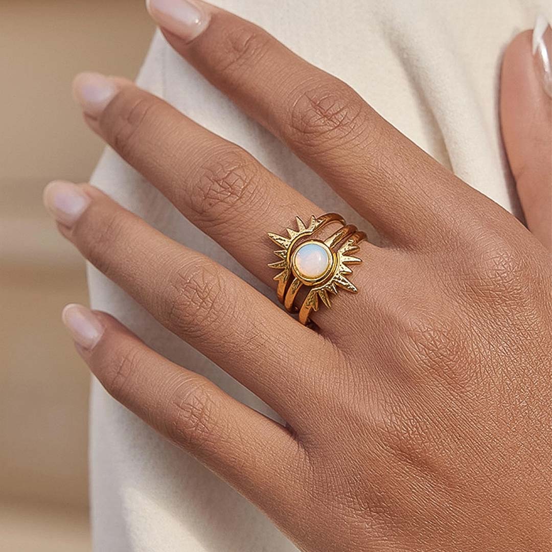 Nerina Sunburst Opal Stackable Ring | Gold