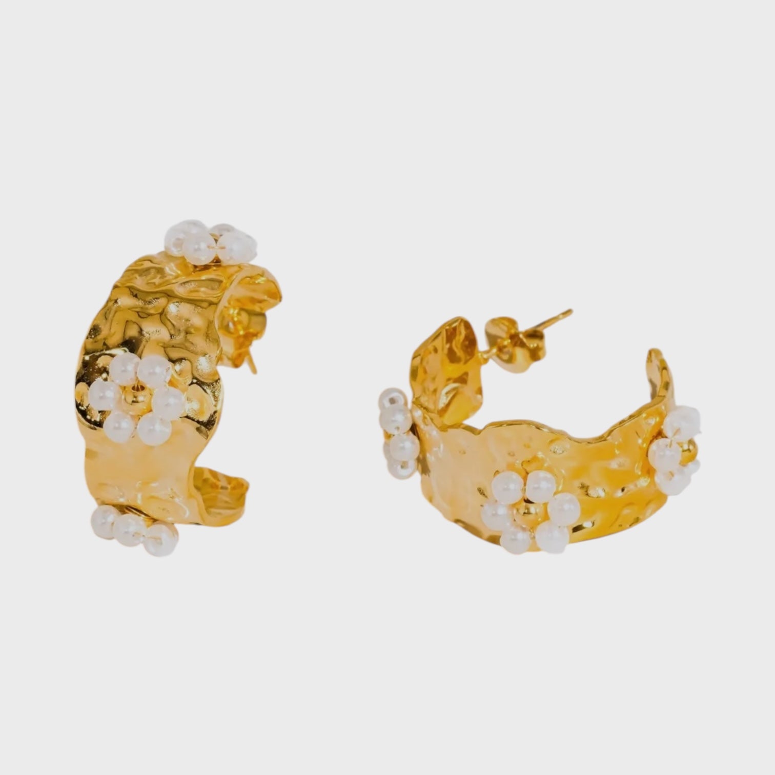Charme 18K Gold Non-Tarnish Vintage Floral Hoop Earring | Yellow