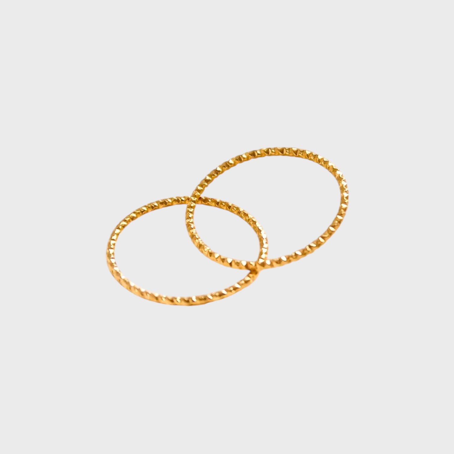 18K Non-Riley Textured 18K Non-Tarnish Minimalist Thin Braided Ring | Yellow Gold