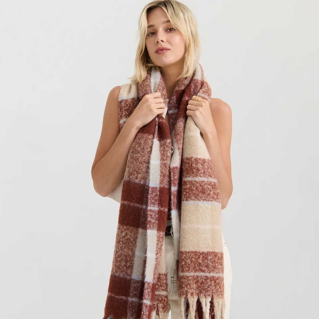 Annie Checkered Fluffy Scarf