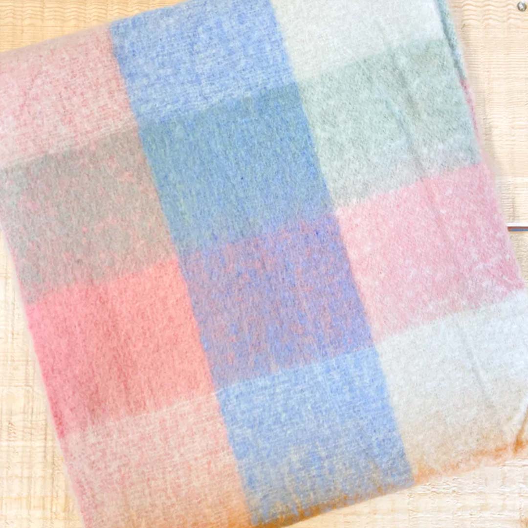 PASTEL FLUFFY CHECKERED SCARF