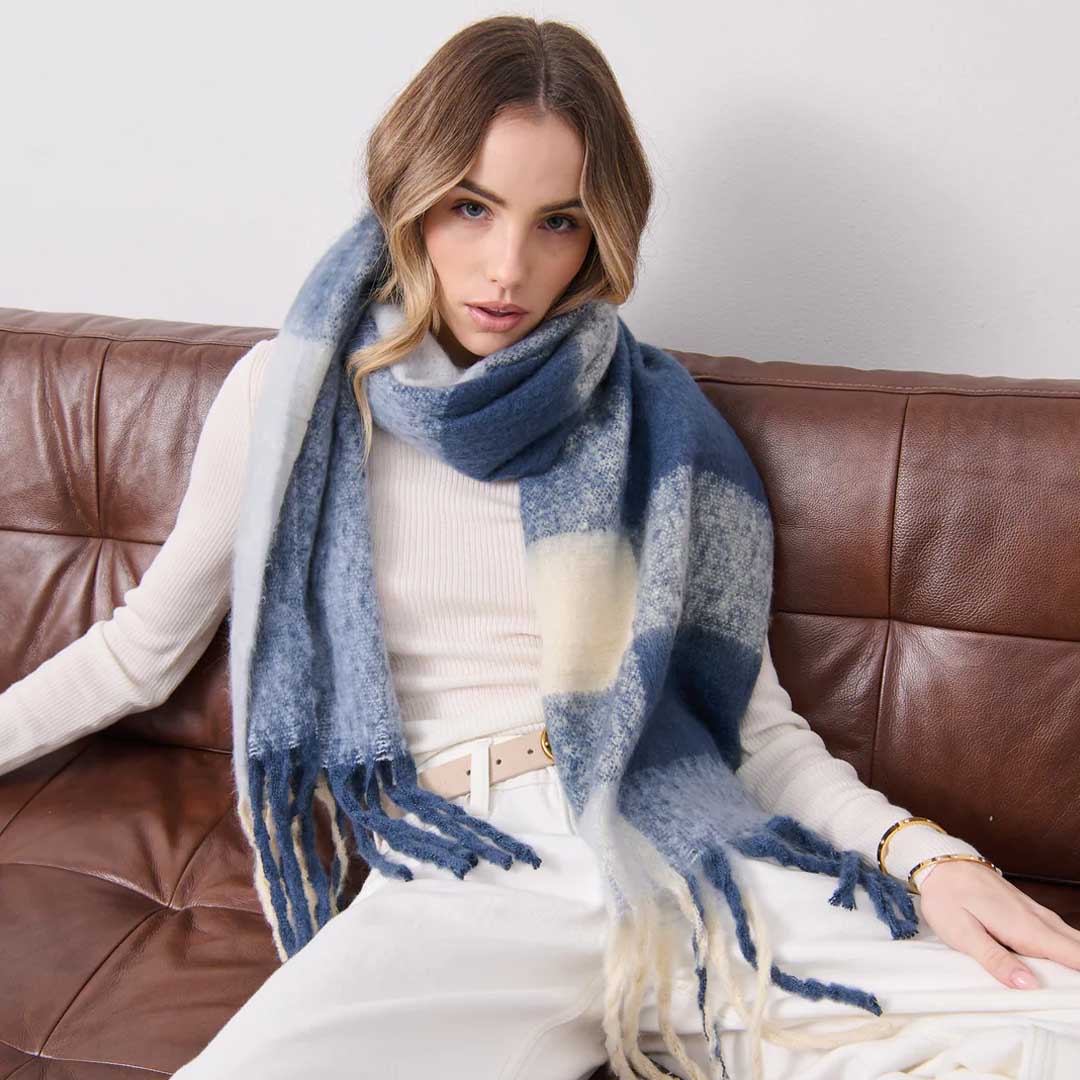 Wendy Checkered Fluffy Scarf