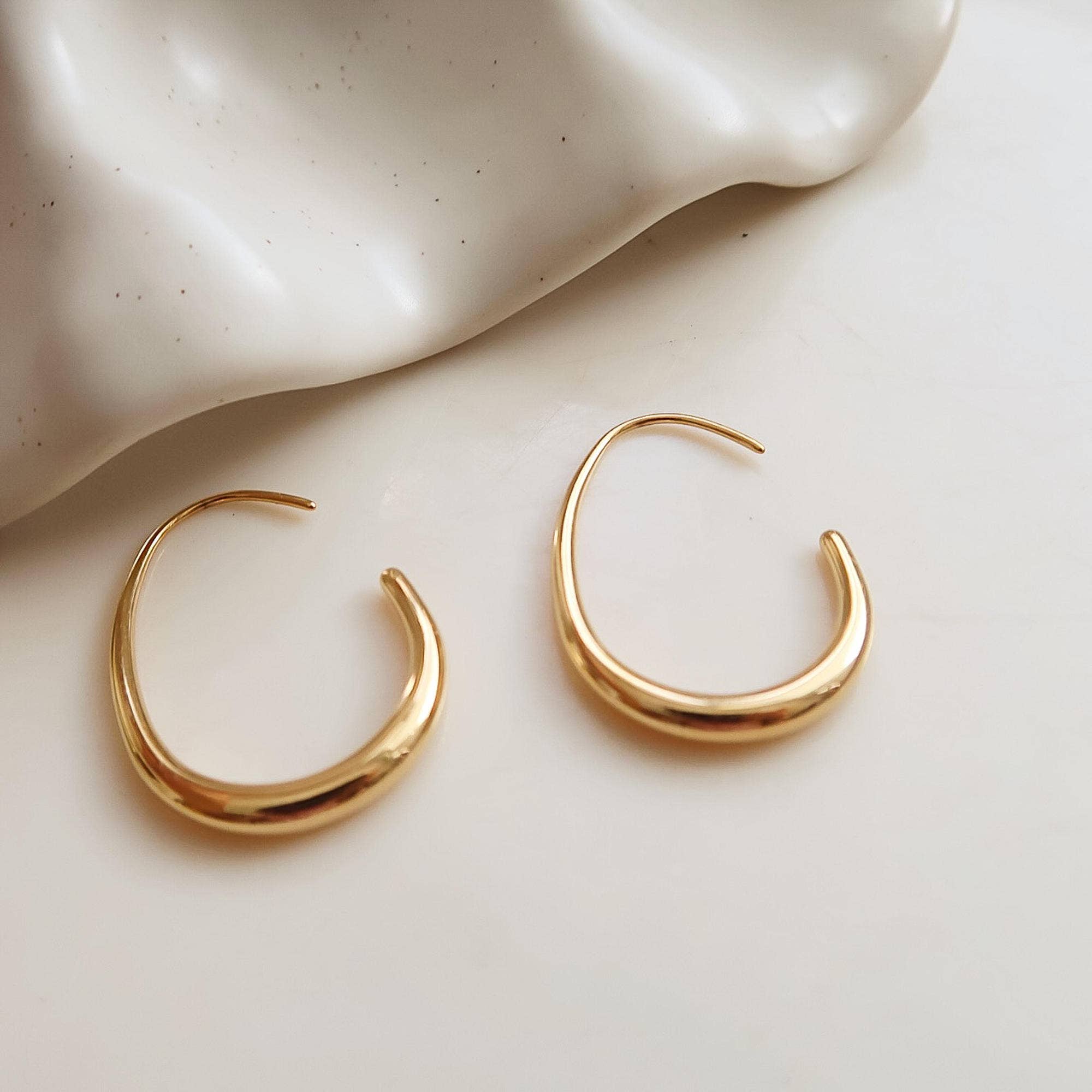 Cyril Minimalist Open Hoop Earrings | 18K Gold