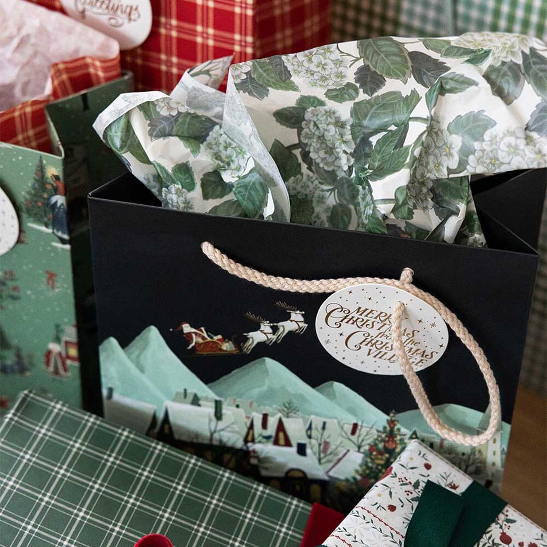 Christmas Gift Bag | The Christmas Village