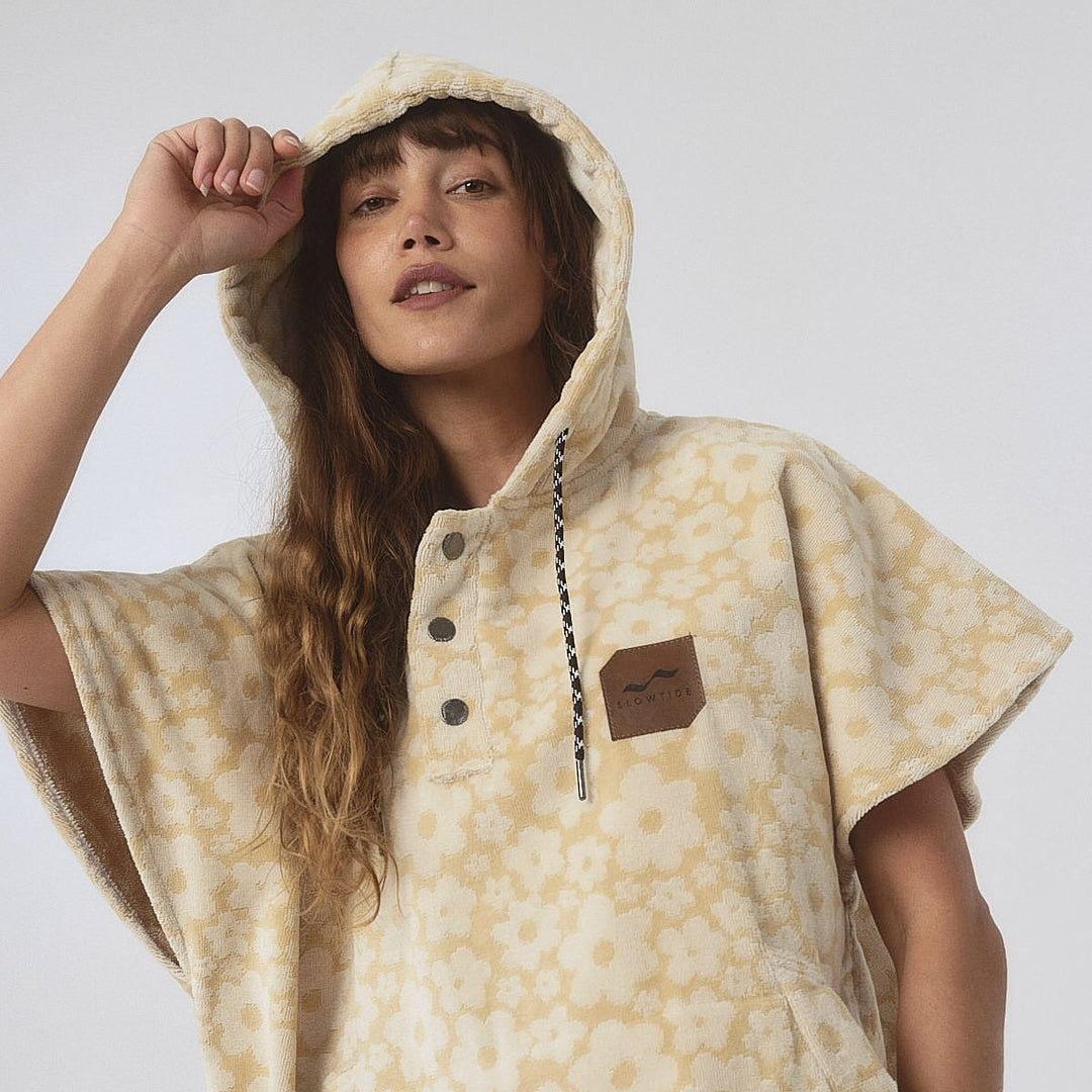 Ginny Extra-Warm Changing Poncho | Sandstone — supplier scene 2