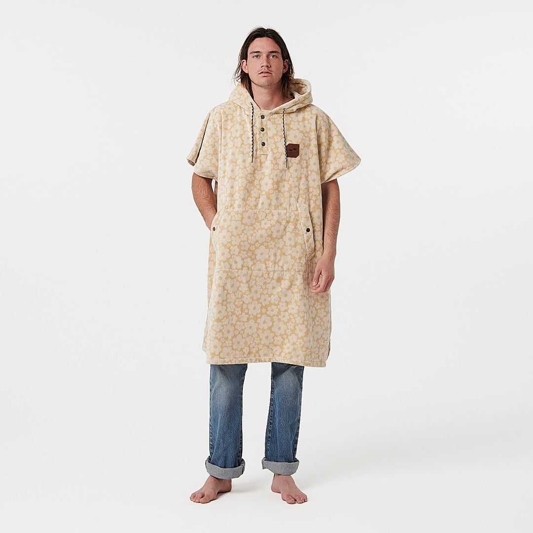 Ginny Extra-Warm Changing Poncho | Sandstone — supplier scene 7