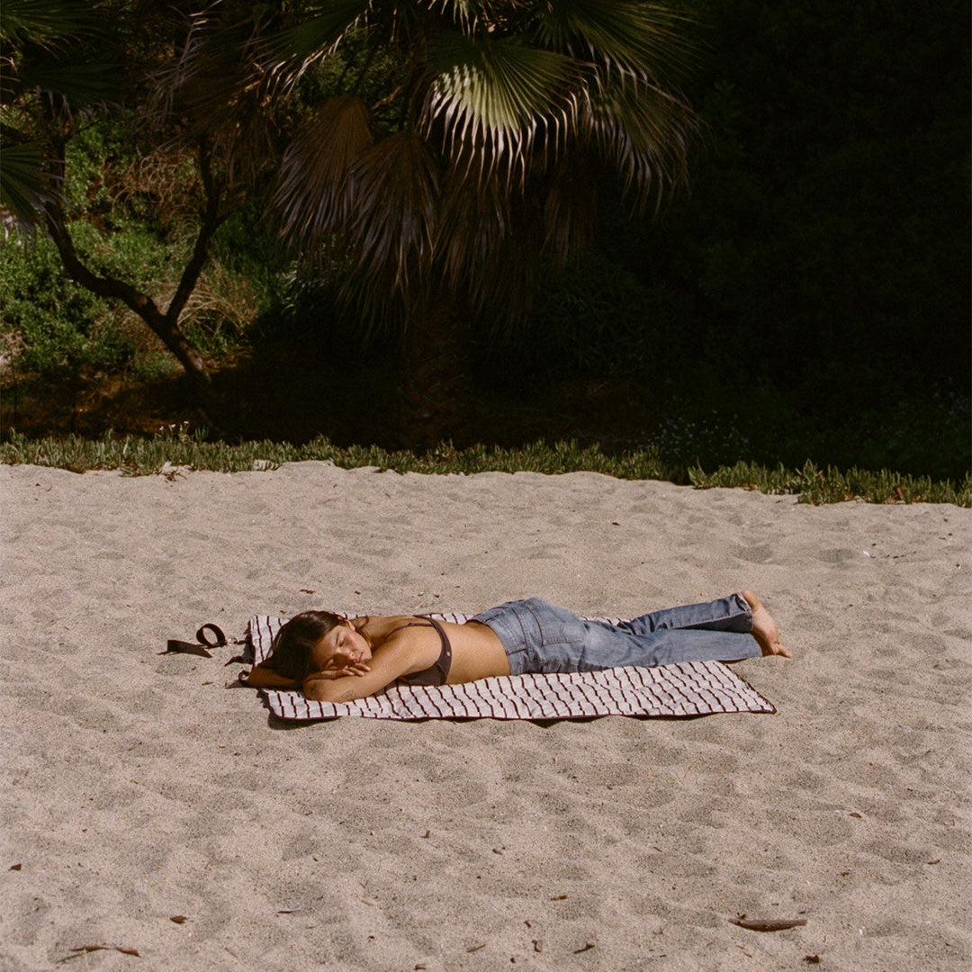 Koko Packable Picnic Blanket | Cream — supplier scene 4