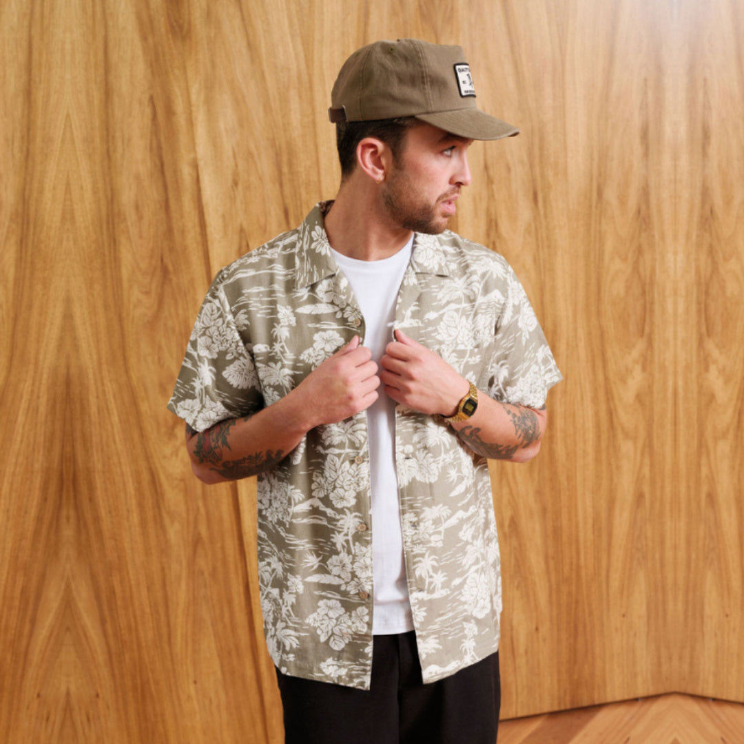 Hilo Hawaiian Short Sleeve Shirt | Thyme — model view with original scene