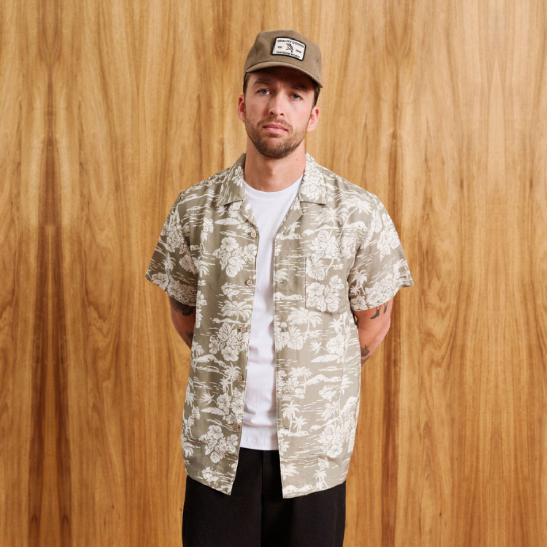 Hilo Hawaiian Short Sleeve Shirt | Thyme — model view with original scene