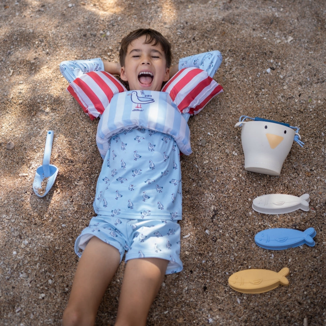 Beach Bucket Set | Sunny Seagull — supplier detail or lifestyle view