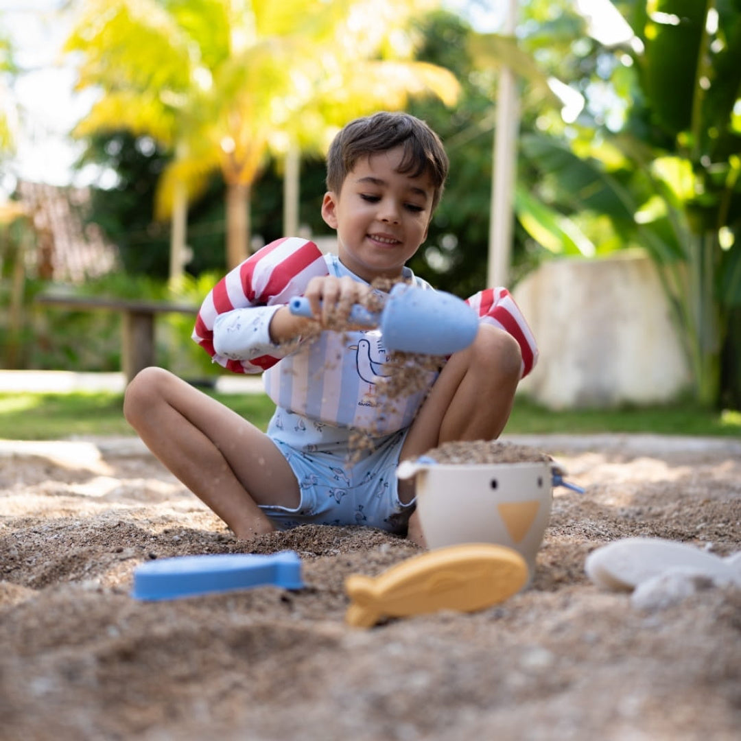 Beach Bucket Set | Sunny Seagull — supplier detail or lifestyle view