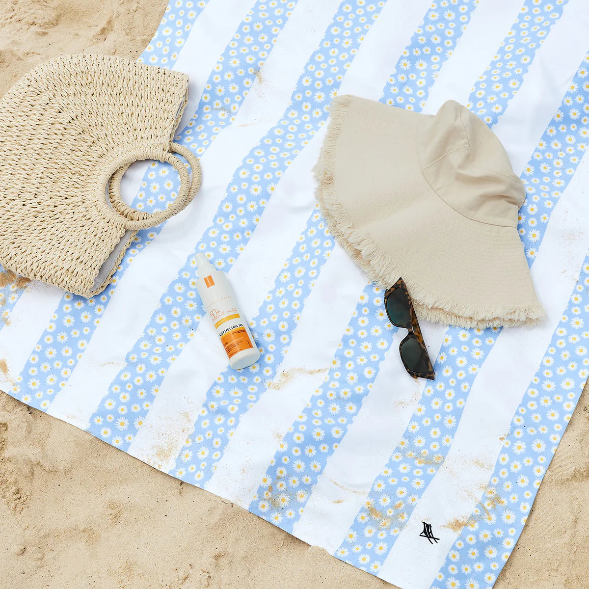 BEACH TOWEL | DAISY DAZE