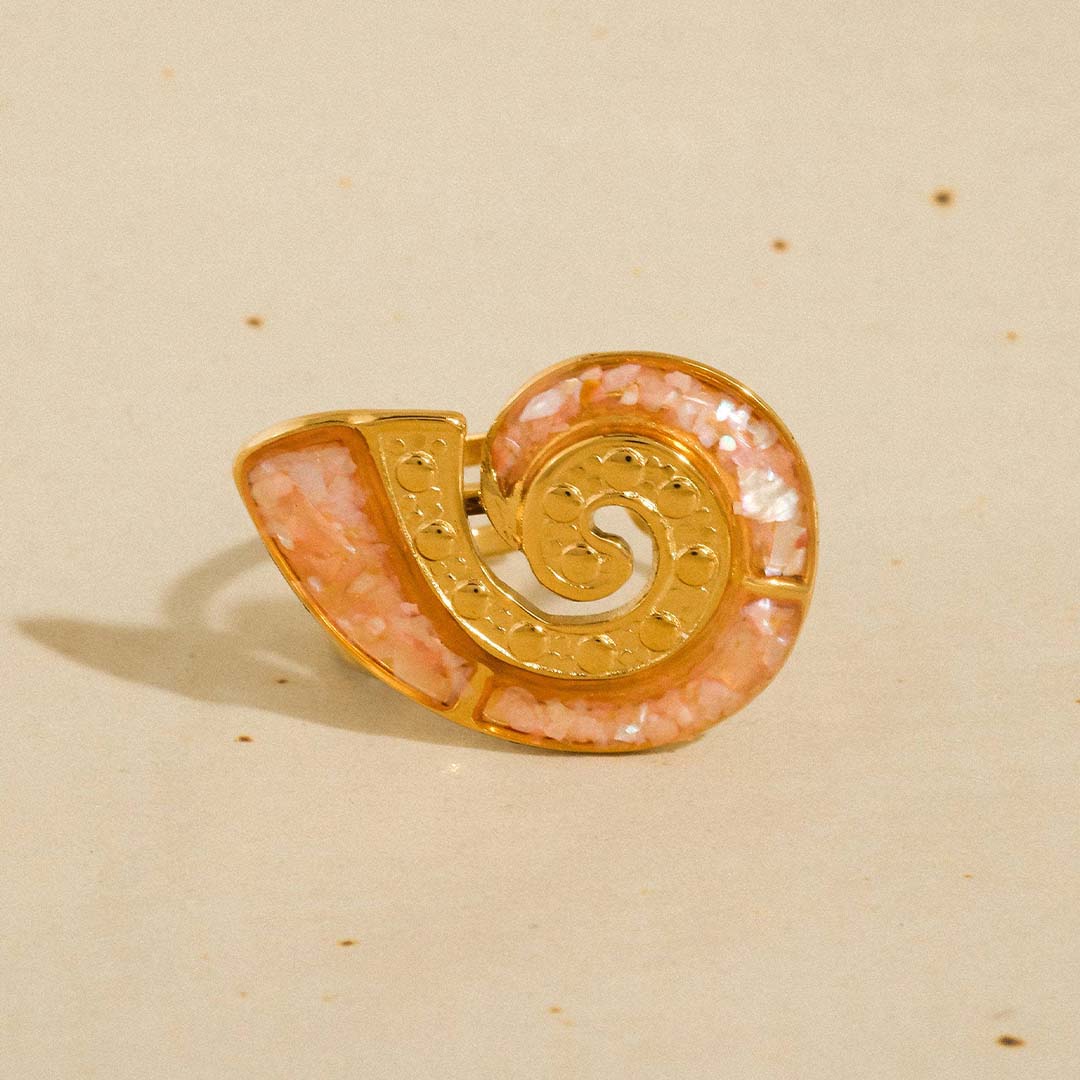 Shellnee Spiral Shell Ring | Yellow Gold
