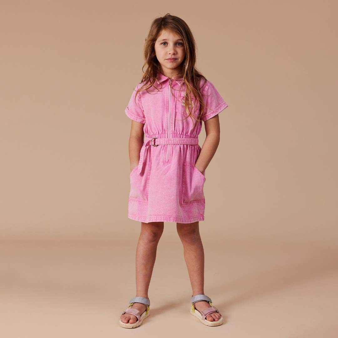 PIPER DENIM BELTED DRESS | BUBBLEGUM