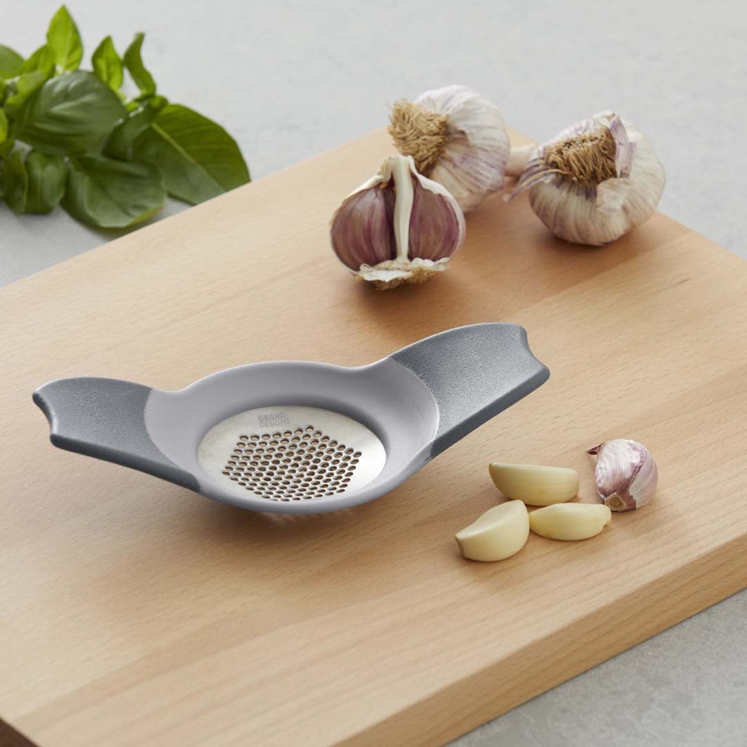 KITCHEN GRATE & CRUSH | 2 IN 1 GARLIC CRUSHER