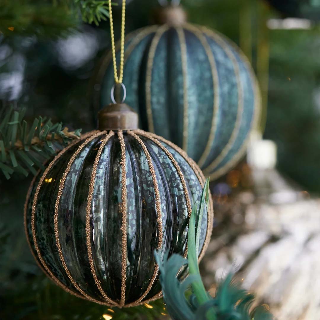 GLITTER RIBBED BAUBLE | EMERALD