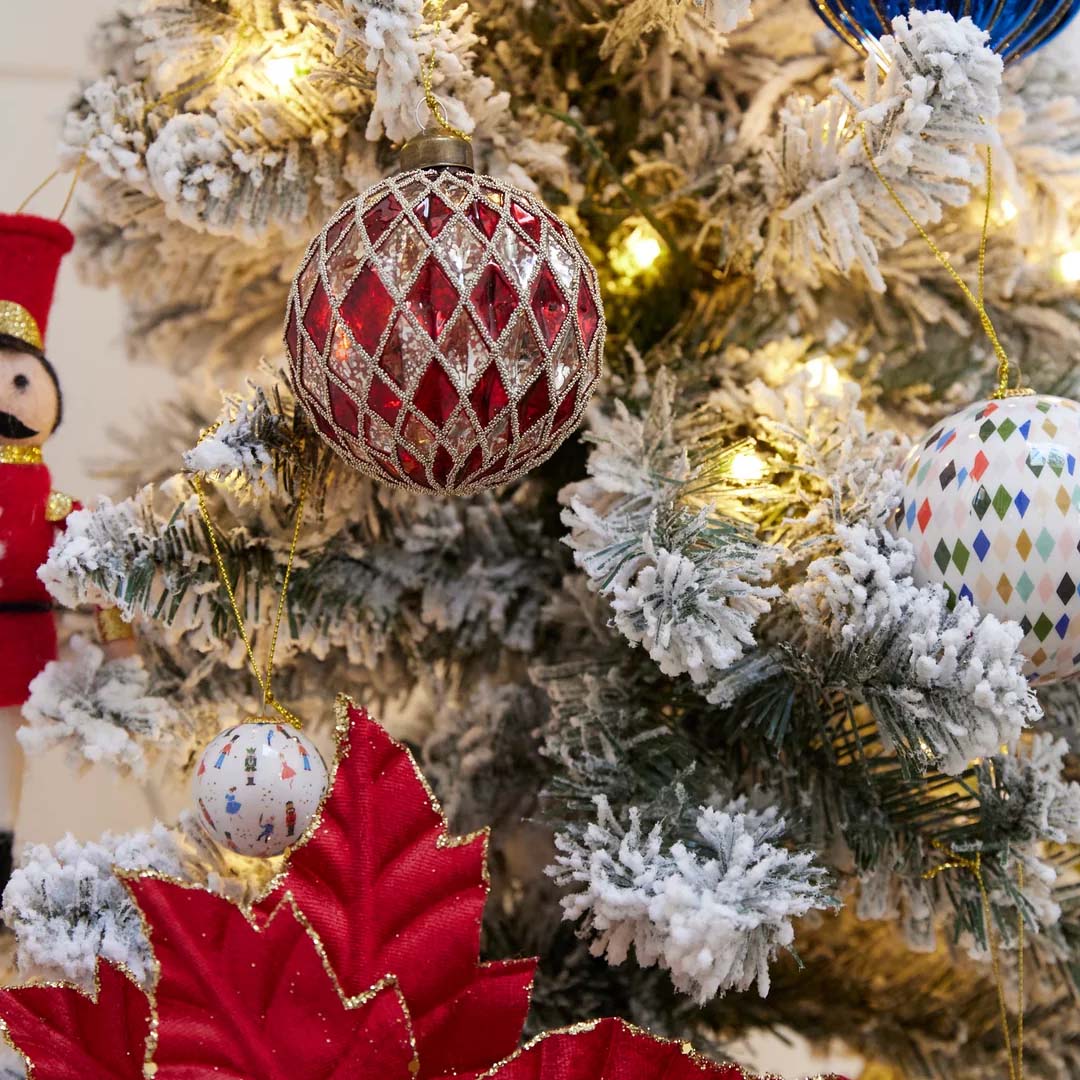 INTRICATE DIAMOND BAUBLE | RED & WHITE