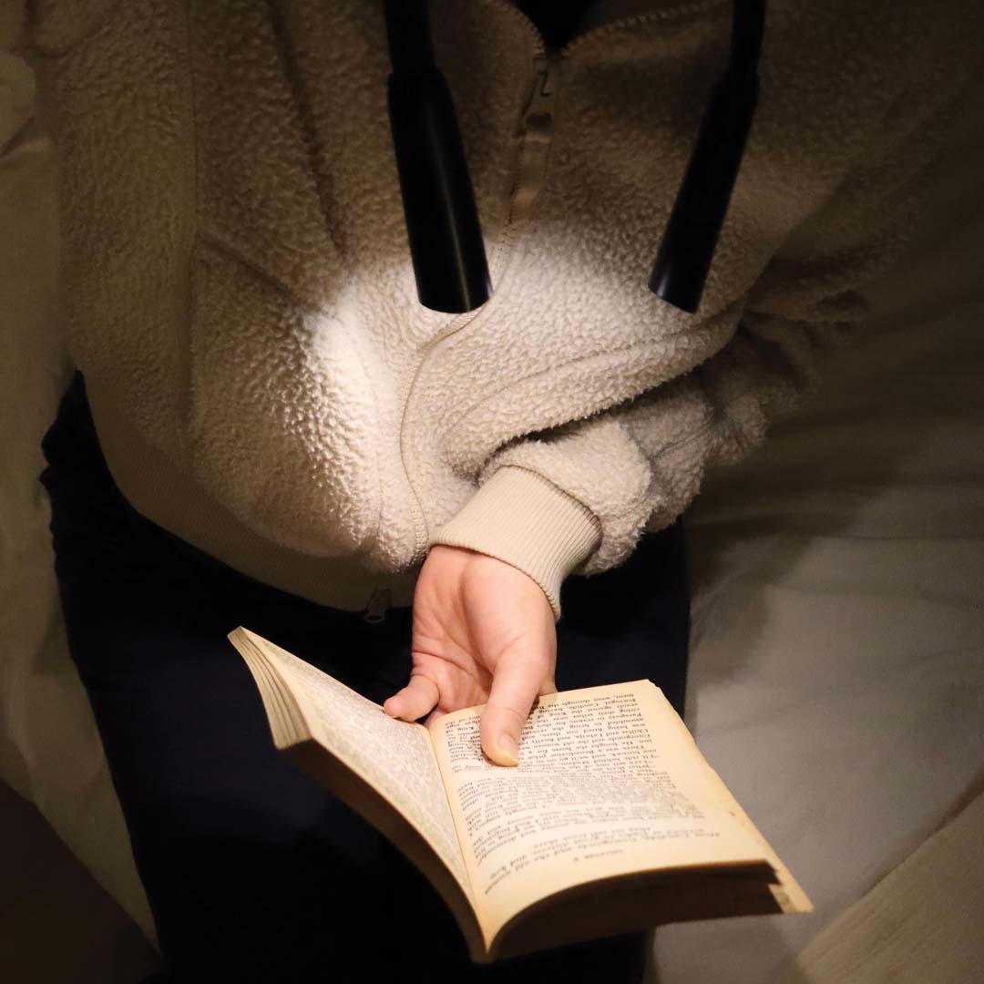 HANDS-FREE BOOK LIGHT | BLACK