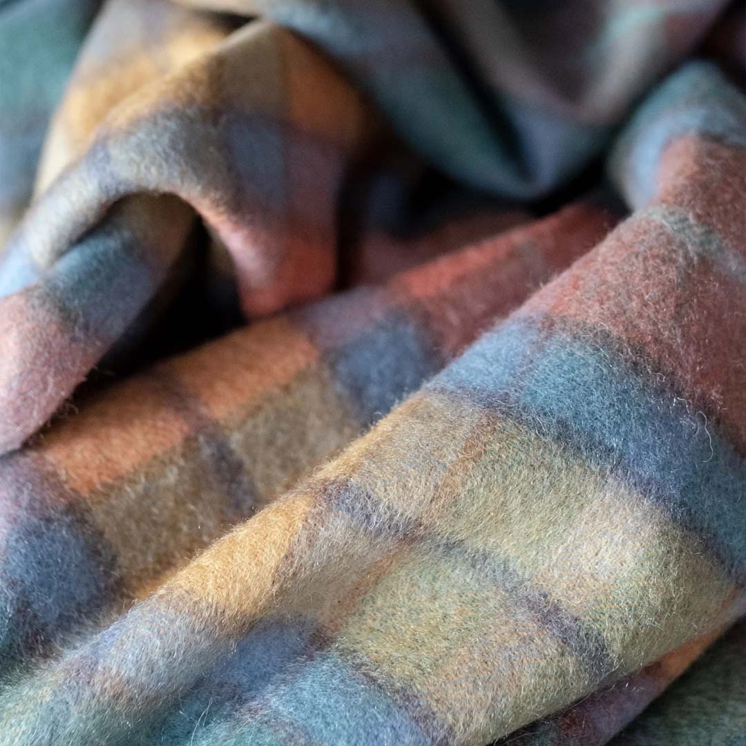 LAMBSWOOL OVERSIZED SCARF - BUCHANAN ANTIQUE TARTAN