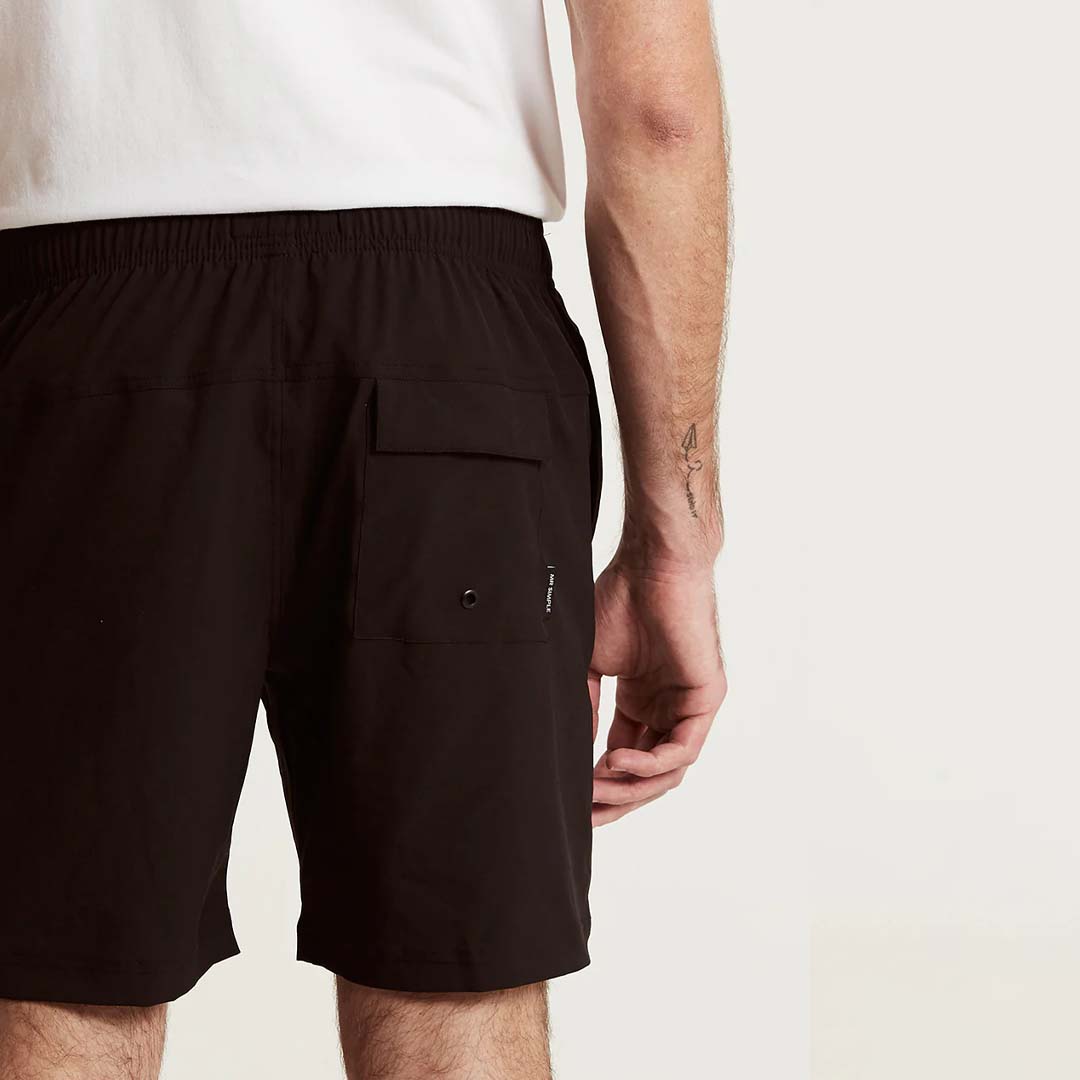 ACTIVE SHORT | BLACK