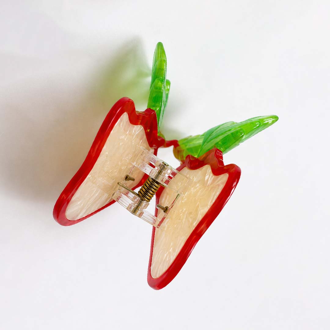 Muse Atelier | White Radish Hair Claw