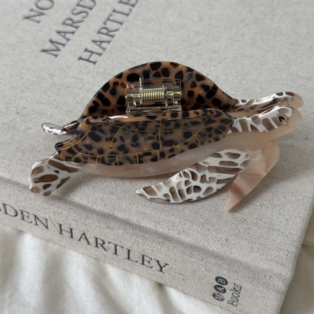 Sea Turtle Claw Clip | Brown
