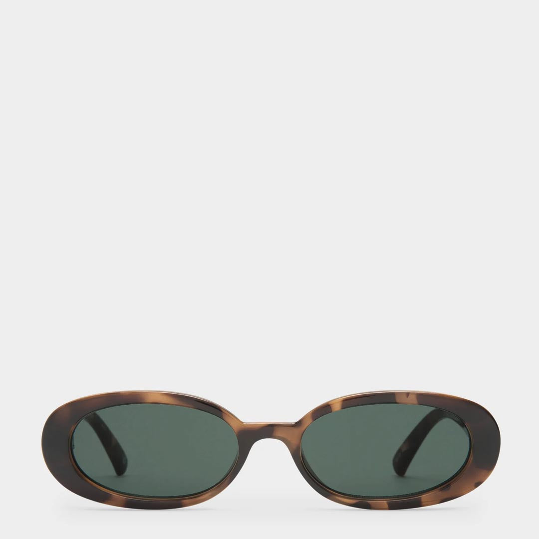 Outta Love | Tort Green