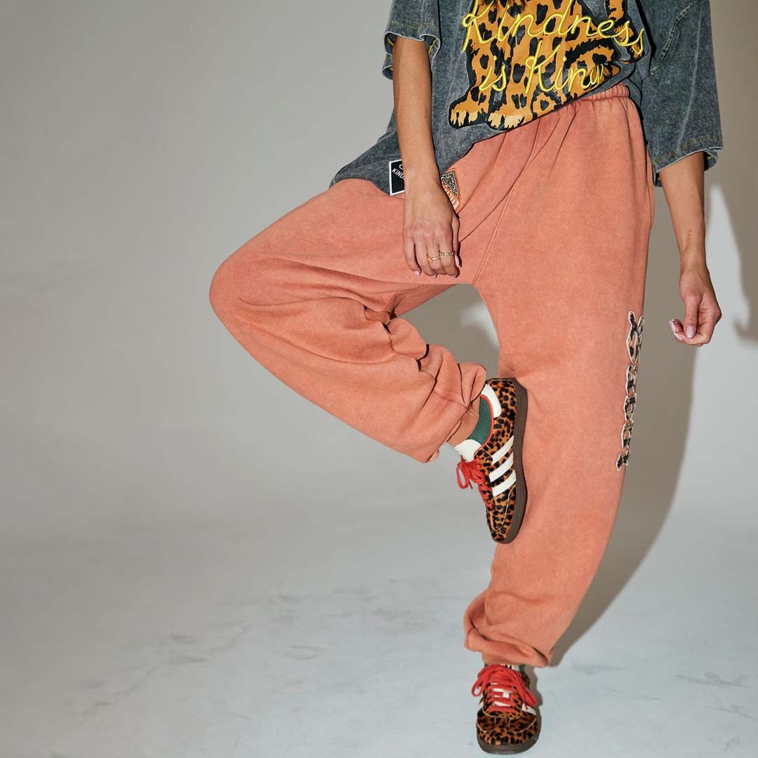 The Be Kind Jogger | Peach