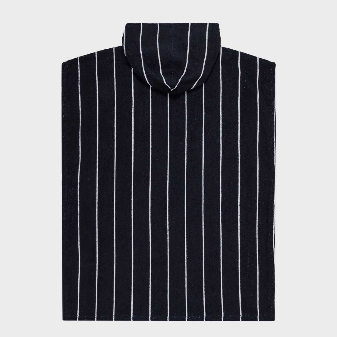 Flamed Collegiate Arch Ponco | Black