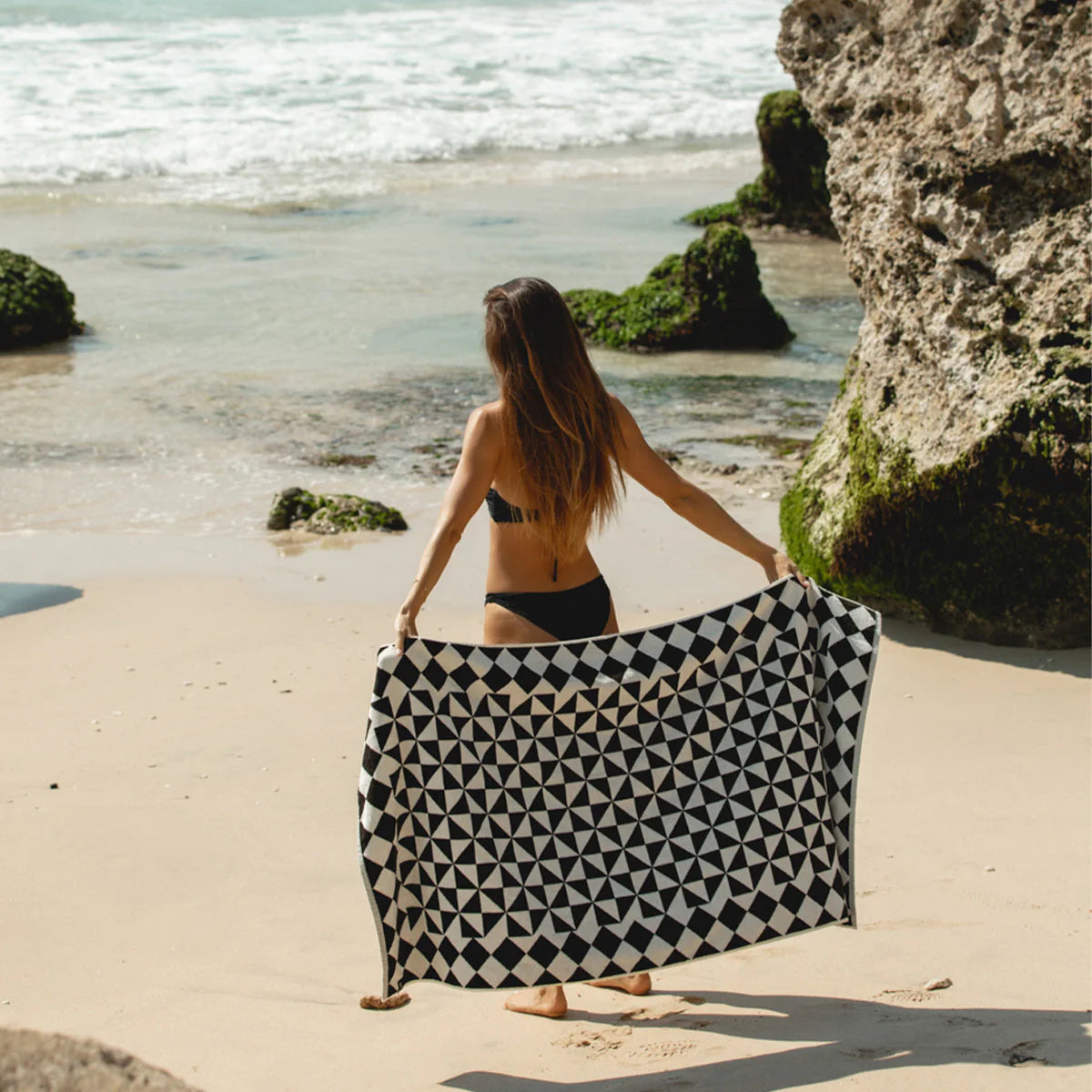 GATSBY BEACH TOWEL | BLACK