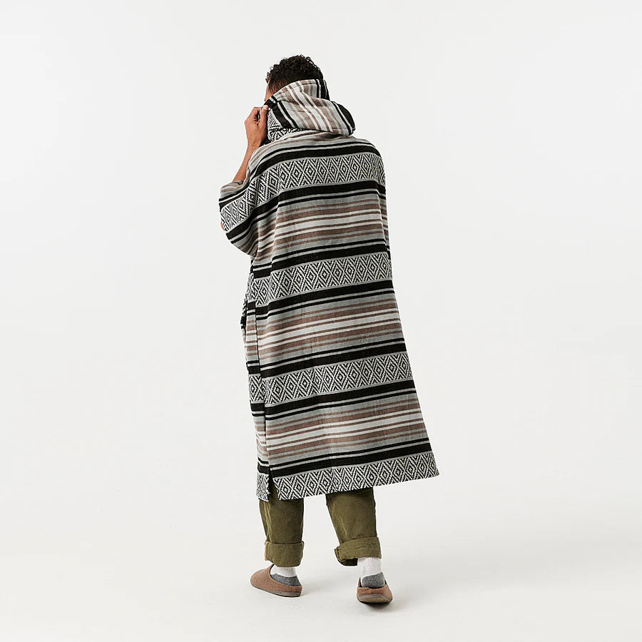 OSO PONCHO | COURTYARD