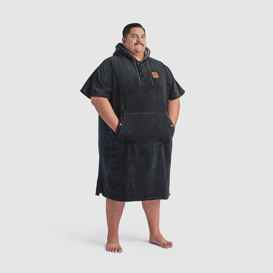 THE DIGS PONCHO | BLACK