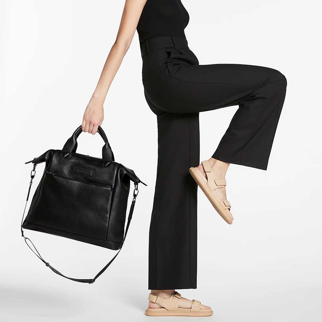 Comes In Waves | Black