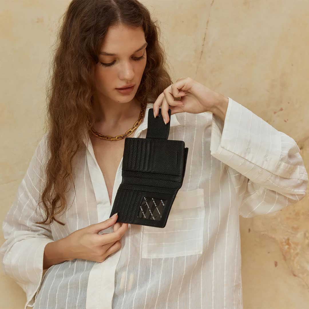 Ruins Wallet | Black