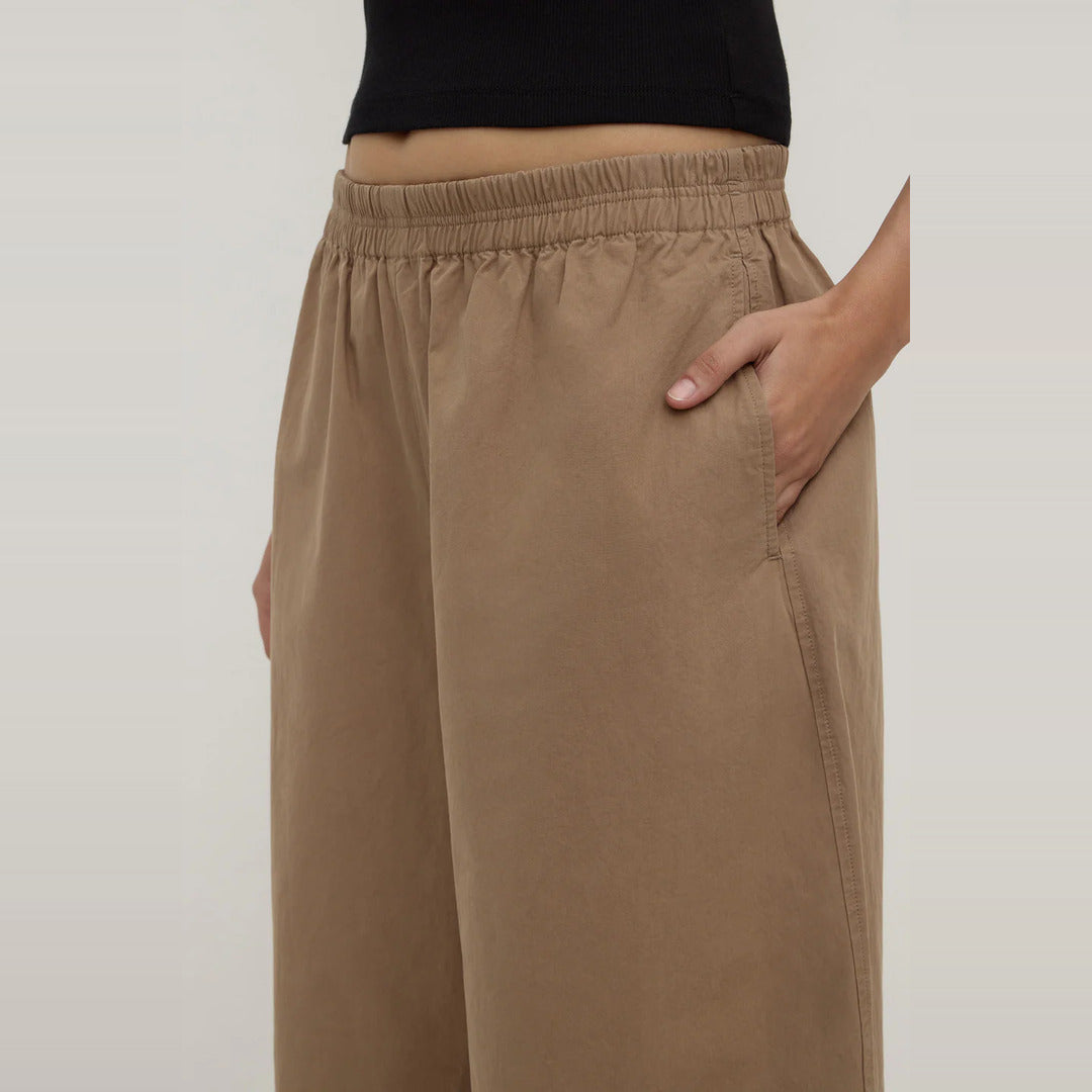 Lola Barrel Pant | Dark Tan