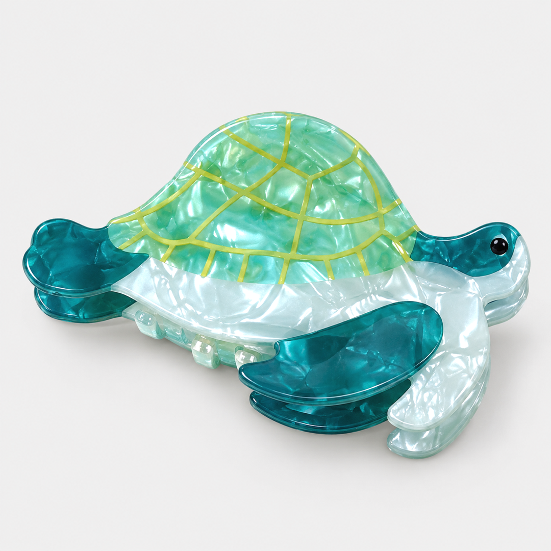 Tortoise Green Hair Clip – detail view