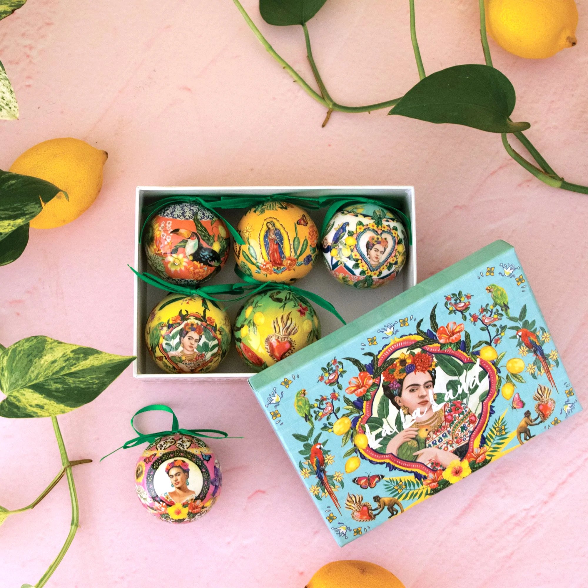 MEXICAN FOLKLORE BAUBLE SET